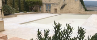 Rénovation de terrasse en pierre naturelle et travertin - Lyon