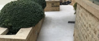 Rénovation de terrasse en pierre naturelle et travertin - Lyon