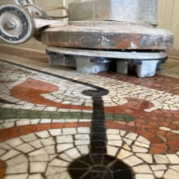 MOSAÏQUE DE MARBRE > Ponçage et cristallisation de marbre