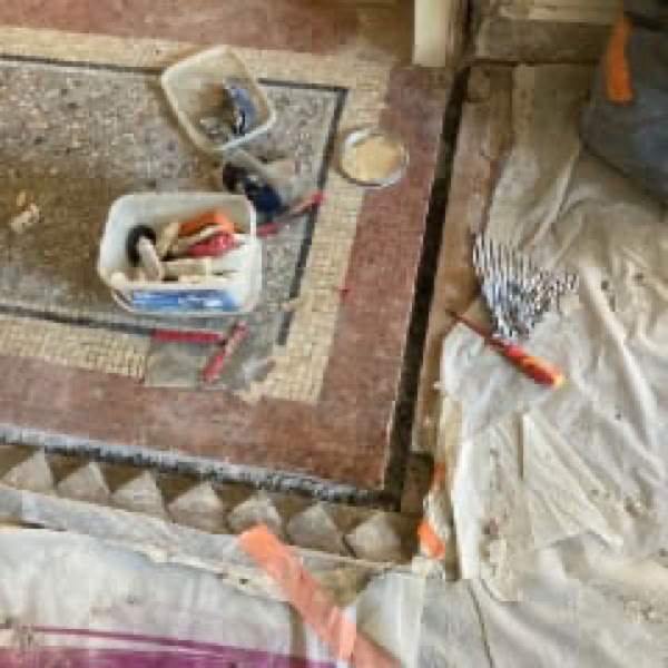 MOSAÏQUE DE MARBRE > Ponçage et cristallisation de marbre