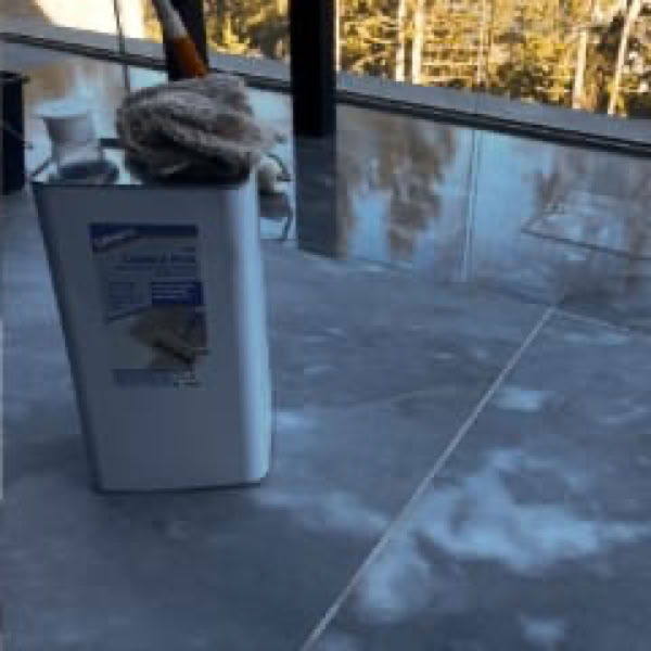 Rénovation de terrasse en pierre naturelle et travertin - Lyon